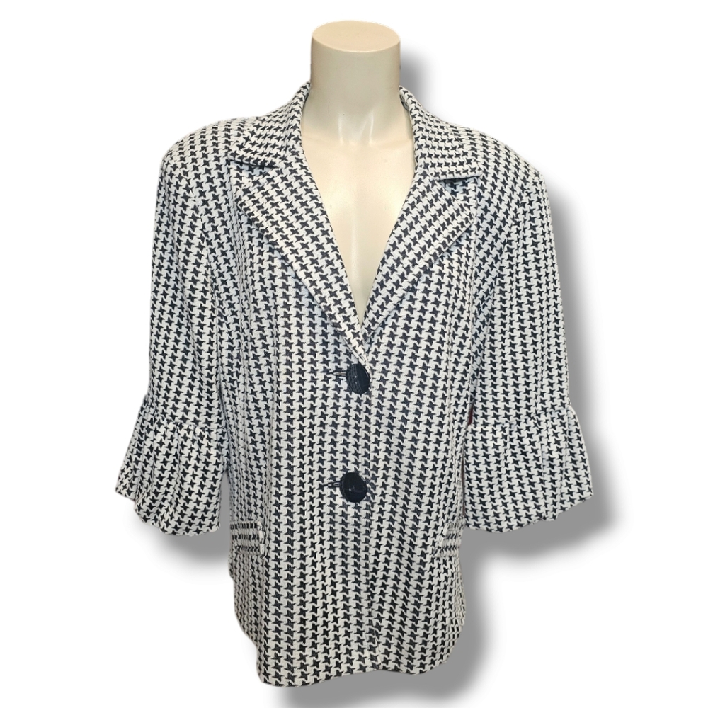 Ingredients 3/4 sleeve houndstooth blazer. Large